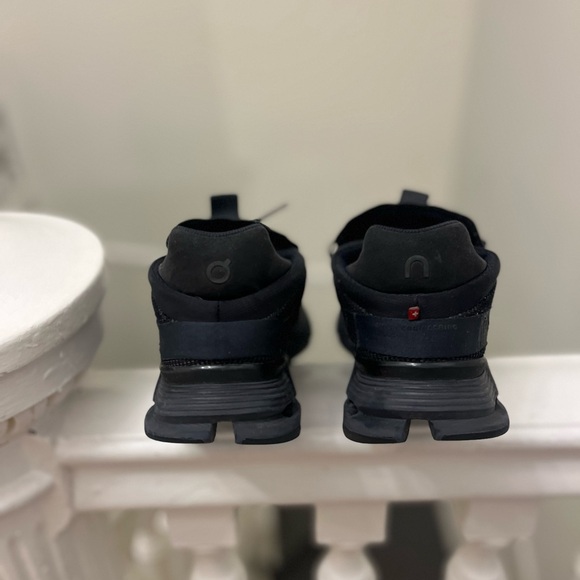 Men's 9.5US - On Cloud x Swiss Engineering 'All Black' - Picture 6 of 7